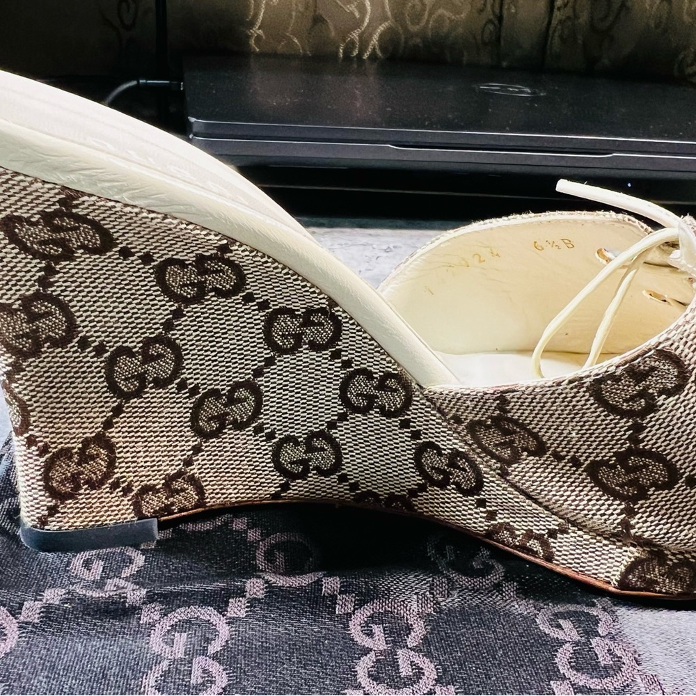 Gucci Wedge Sandals - Picture 2 of 8